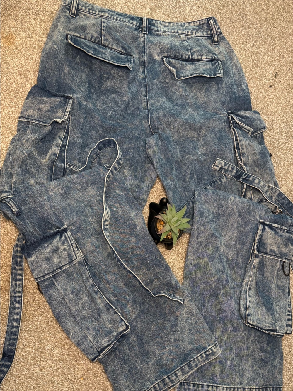Blue Washed Women’s Cargo Jeans - Classic Utility Style - Picture 4 of 4